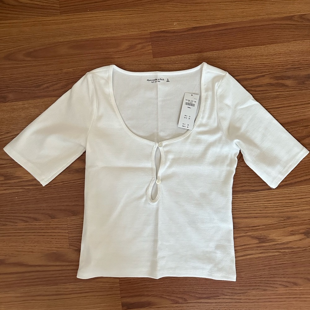 NWT Abercrombie Button Detail Cutout Top